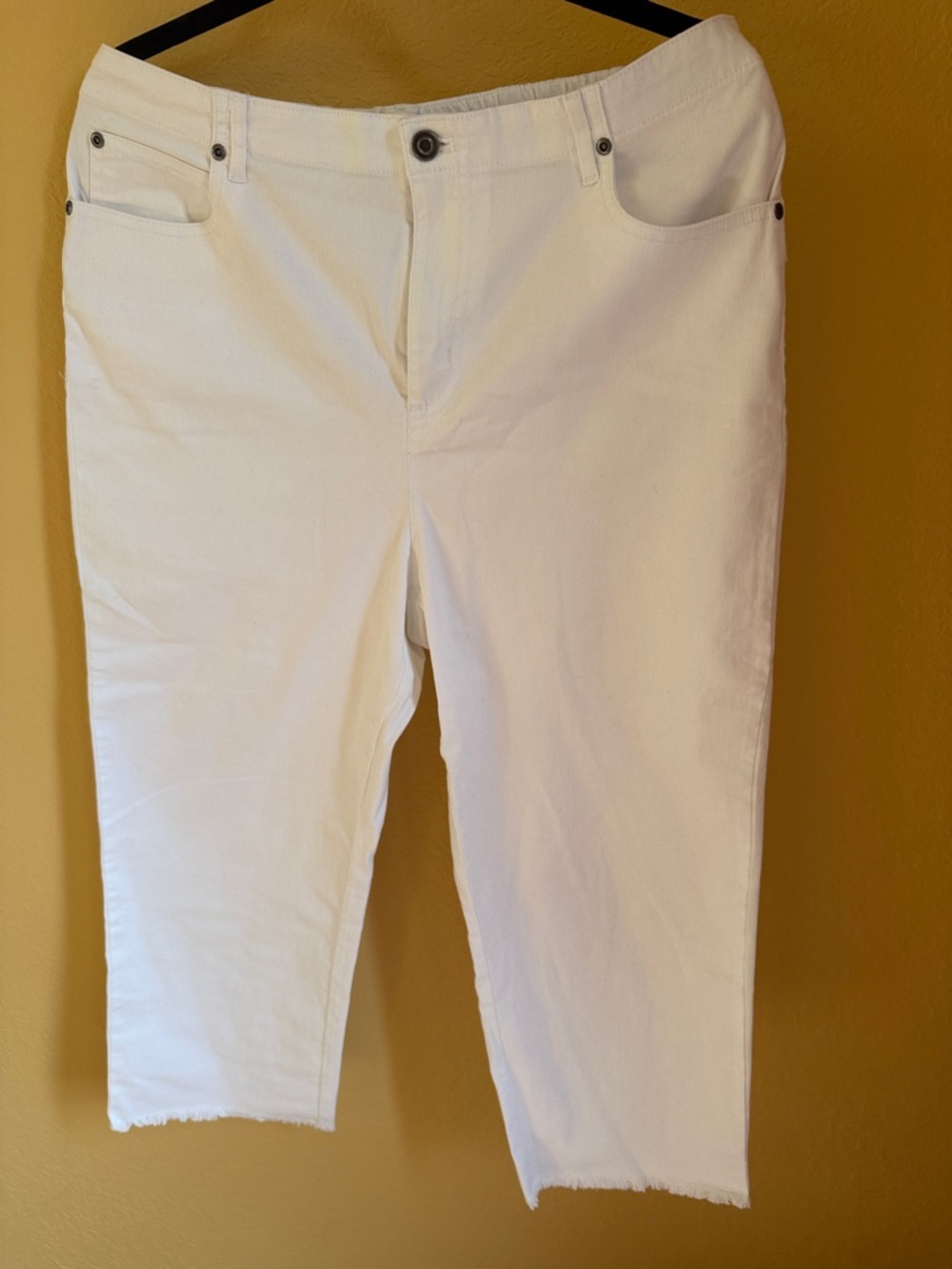 Appleseed Size 14 White Cropped Raw-Hem Jeans